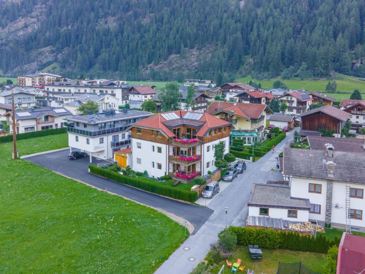 Ferienwohnungen Vier Jahreszeiten Längenfeld Exterior foto